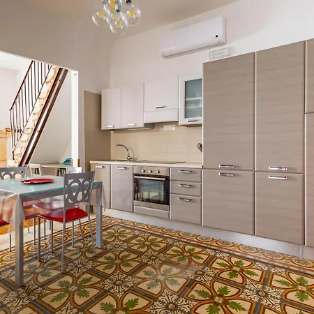 Antiche Mura Nel Cuore Della Pugliabivani, Cucina, Terrazzo Appartamento