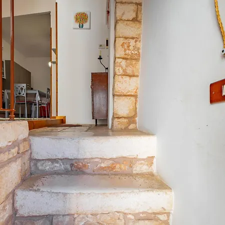 Appartamento Antiche Mura Nel Cuore Della Pugliabivani, Cucina, Terrazzo