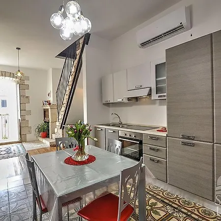 Antiche Mura Nel Cuore Della Pugliabivani, Cucina, Terrazzo * Turi